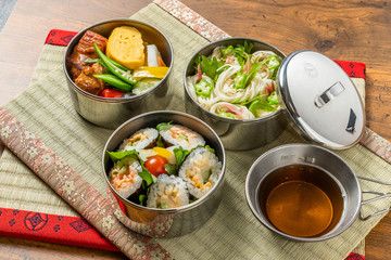 そうめんの和風弁当　Japanese cuisine noodles and sushi