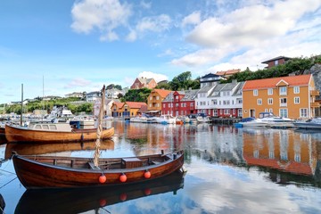 Haugesund, ville portuaire en Norvège - obrazy, fototapety, plakaty