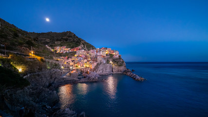 Fototapeta na wymiar manarola cityscape evening, Cinque Terre, italy, Liguria