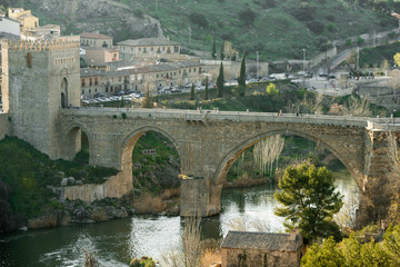 Naklejka premium Bridge over the Tagus river, Toledo city