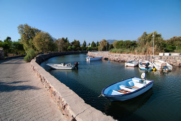 Fototapeta na wymiar motor boats standing on the river channel
