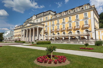 Obraz premium Flower beds and spa buildings in famous spa resort Rogaska Slatina, Slovenia