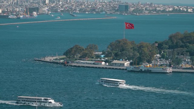 Turkey, Istanbul, Bosphorus,17 September, 2020. Touristic boats in Golden Horn bay and view on Suleymaniye mosque. View of old city, mosque, buildings. Sunny day