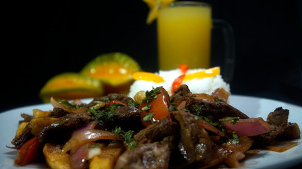 Lomo Saltado, plato de la gastronomía peruana.