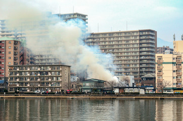 住宅街の火事 © peia