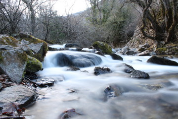 Rio con efecto sedoso