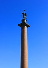 Obraz premium The Alexander Column (Alexandrian Column) in Saint Petersburg, Russia. Historic monument and focal point of Palace Square. Raised after the Russian victory in the war with Napoleon's France