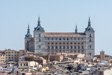 Fototapeta na wymiar panoramic view on toledo medieval city with castle