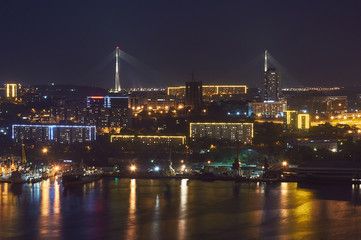 Fototapeta na wymiar Russian bridge, Vladivostok, Russia. View of the bridge at night.
