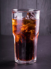 whiskey with ice, whiskey, a glass of whiskey, a glass of whiskey with ice, drink, summer, summer drink, cola with ice, cola, a glass of cola, soda, drink, alcohol, alcoholic drink