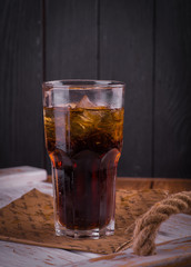 whiskey with ice, whiskey, a glass of whiskey, a glass of whiskey with ice, drink, summer, summer drink, cola with ice, cola, a glass of cola, soda, drink, alcohol, alcoholic drink