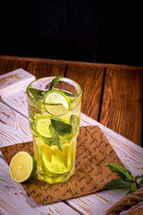 mojito with ice, bar, a glass of mojito, lemonade with ice, summer drink, summer, drink, food, glass, carbonated drink, lime, lemon, lemonade