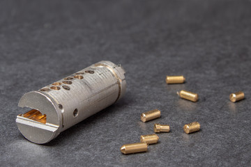 manual assembly of the door lock