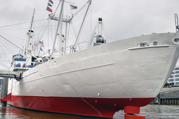 Naklejka premium transport maritime, cargo et dock en zone portuaire