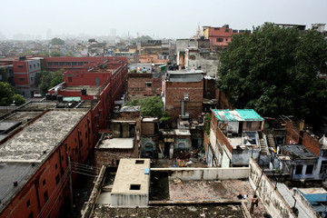 New Delhi, India: View of New Delhi on a morning blurred by smog