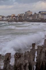 Vague tempête Saint Malo Ille et Vilaine Bretagne France 