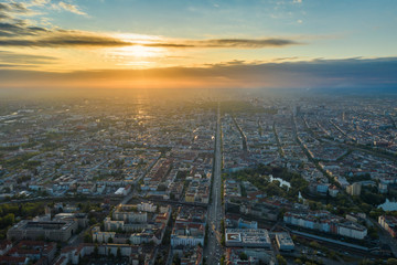 Berlin bei Sonnenaufgang.