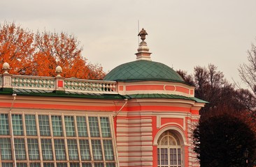 Fototapeta na wymiar Architecture of Kuskovo public park in Moscow