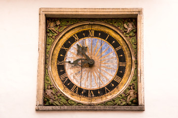 Fototapeta na wymiar Clock in the city of Tallinn, Estonia