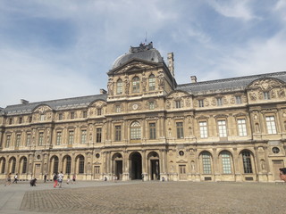 Fototapeta na wymiar The Louvre Museum Paris France 2017
