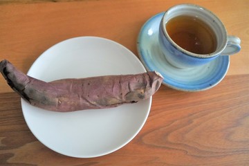 焼き芋（シルクスイート）と紅茶