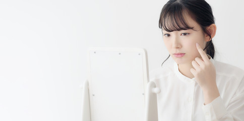 肌荒れが気になる女性