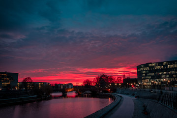 Fototapeta na wymiar Colorful winter sunset in the city of Berlin