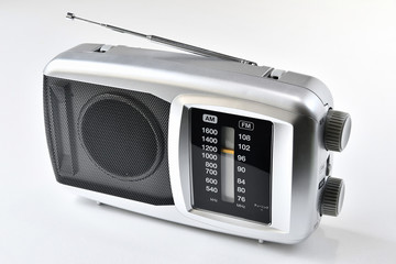 Fototapeta premium 白背景のラジオ
