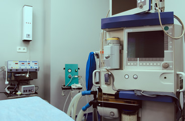 Equipment for life support in clinic office