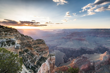 Fototapeta premium Sunset on grand canyon with impressive sun zays