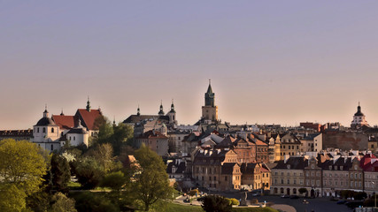 Fototapeta na wymiar Zachód słońca nad starym miastem w Lublinie - cityscape