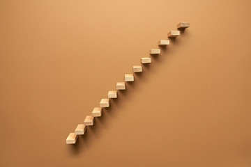 Fototapeta Wspinaczka po schodach do sukcesu i postępu w conceptualnym wizerunku obraz