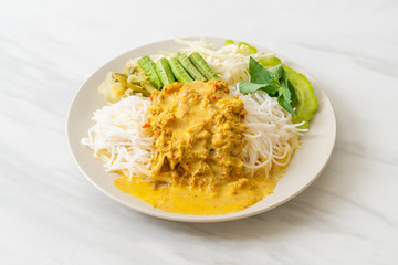 Thai Rice Noodles with Crab Curry and Variety Vegetables