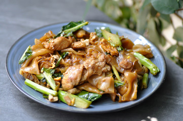stir fried noodles with pork and vegetable