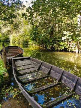 Barques sur le canal de La Garette (79 - France)