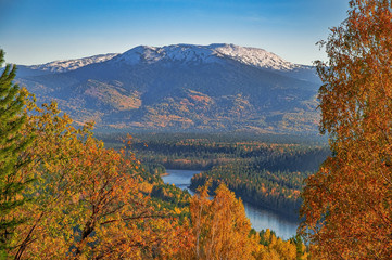 Obraz premium View of the Montain Range from the high cliff