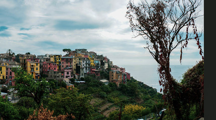 Fototapeta na wymiar The wonderful views from the Cinque Terre, Liguria. Rio Maggiore, Monterosso al Mare, Vernazza; corniglia, Manarola are some of the most beautiful places on the Riviera. With their colorful houses.