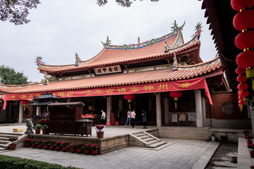 Fototapeta premium Chengtian temple, Quanzhou, China - January 24, 2020: a Buddhist temple in Southern Fujian during the Spring Festival in 2020.