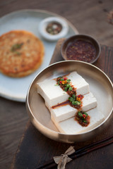 콩으로 만든 한국의 전통음식  두부요리