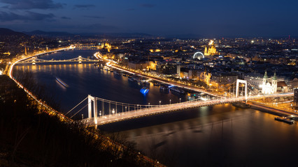 Fototapeta na wymiar Budapest by night from Citadela