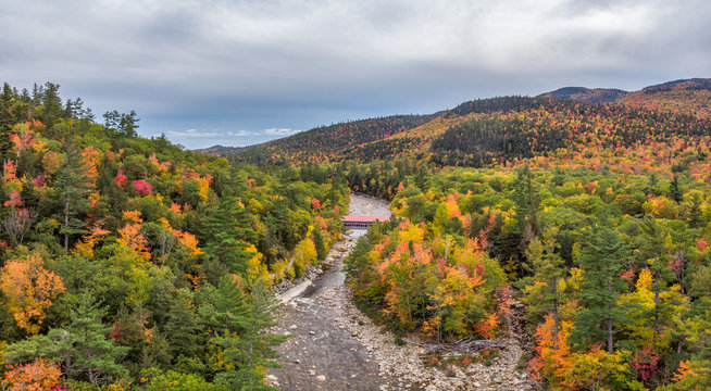 New Hampshire - Kancamagus Highway in Autumn - Albany Covered Bridge in the White Mountains