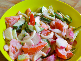 salad with shrimps