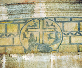 Pinturas murales en el famoso claustro renacentista del Convento de Santiago (Santiaguista Conventual) en Calera de León, provincia de Badajoz, España