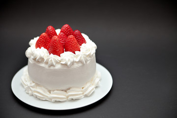 cake with strawberries