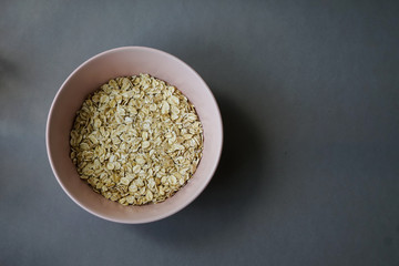 Oatmeal with banana and raisin