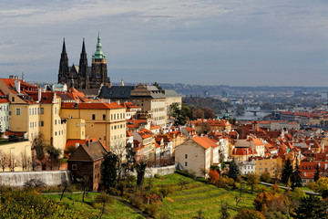 Obraz premium Panoramic view of old town Prague