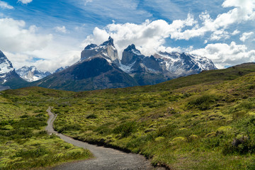 Het iconische Paine Horns-massief (Spaans: Cuernos del Paine) in het nationale park Torres del Paine, Patagonië, Chili, Zuid-Amerika.
