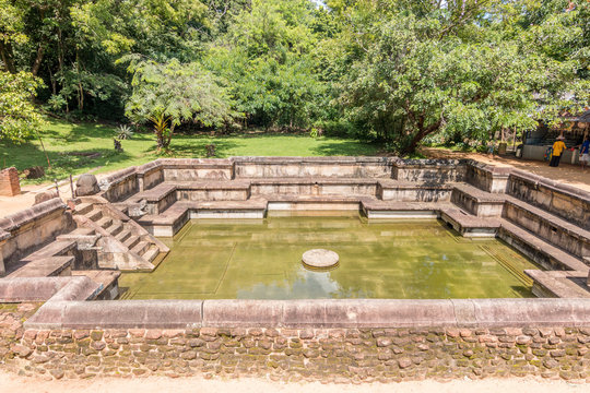 Polonnaruwa - Rotal Bath