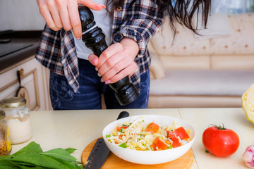 Step-by-step instructions on how to cook a vegetable salad with cabbage, tomatoes, green onions, spices and olive oil. Step 4. Add spices to taste salt, ground pepper.