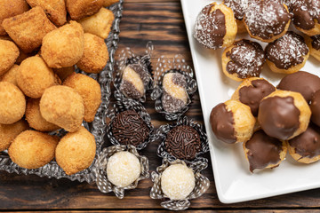 Traditional Brazilian snacks stuffed with chicken; 